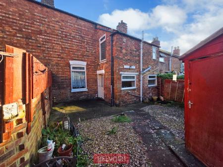 2 bedroom Terraced House for sale in Poplar Street, Wellingborough, NN8
