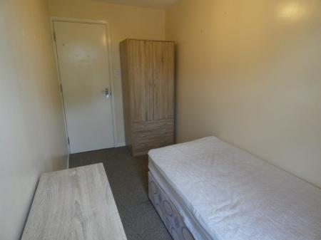 1 bedroom House share to let in Snowbell Square, Northampton, NN3