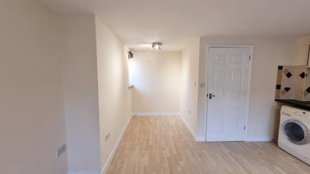 1 bedroom Flat to let in Station Road, Irthlingborough, NN9