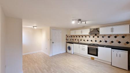 1 bedroom Flat to let in Station Road, Irthlingborough, NN9