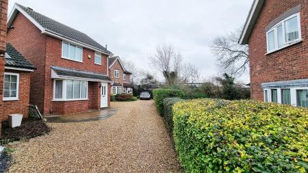 3 bedroom Detached house to let in Thorpe Close, Wellingborough, NN8
