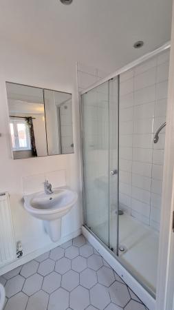 5 bedroom End of terrace house to let in Brook Street East, Wellingborough, NN8