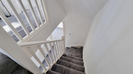 5 bedroom End of terrace house to let in Brook Street East, Wellingborough, NN8