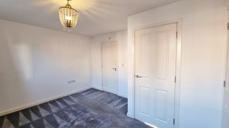 5 bedroom End of terrace house to let in Brook Street East, Wellingborough, NN8