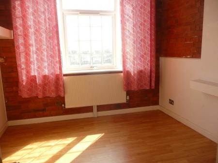 2 bedroom Flat to let in Mill Road, Wellingborough, NN8
