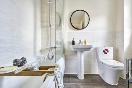 3 bedroom Terraced House to let in Roseburn Court, Biddenham, Bedford