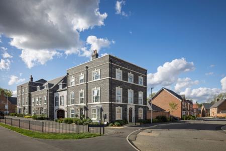 3 bedroom Terraced House to let in Roseburn Court, Biddenham, Bedford