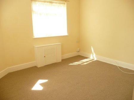 3 bedroom Terraced House to let in Cromwell Road, Rushden, NN10