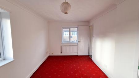 2 bedroom Semi-detached house to let in Chatsworth Drive, Wellingborough, NN8