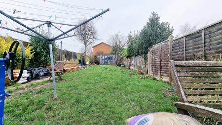 3 bedroom Semi-detached house for sale in Bedford Road, Rushden, Northamptonshire