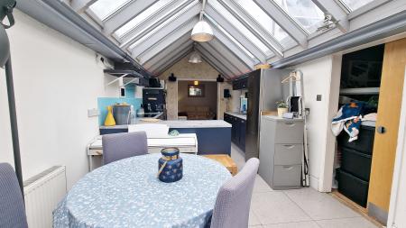 3 bedroom Semi-detached house for sale in Bedford Road, Rushden, Northamptonshire