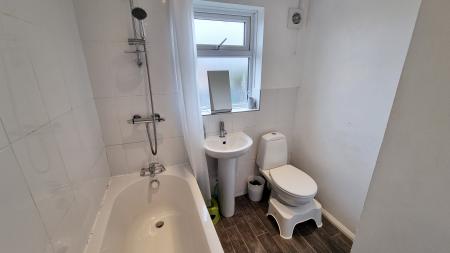 2 bedroom Semi-detached house for sale in Clare Road, Wellingborough