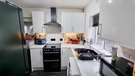 2 bedroom Semi-detached house for sale in Clare Road, Wellingborough