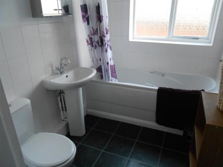 1 bedroom Terraced House to let in Newnham Road, Newark, NG24