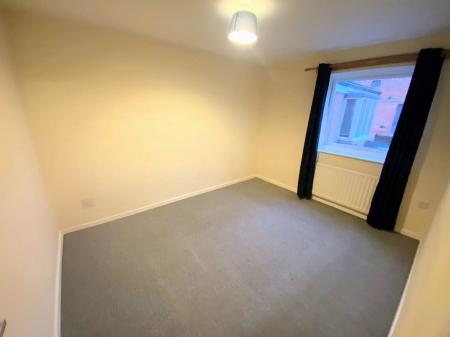 2 bedroom Flat to let in St Georges Court, George Street, Newark, NG24