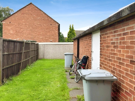 2 bedroom Flat to let in Forster Avenue, Newark, NG24