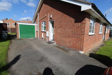 2 bedroom Bungalow to let in Back Lane, Claypole, NG23