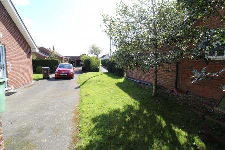 2 bedroom Bungalow to let in Back Lane, Claypole, NG23