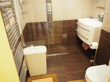 2 bedroom Flat to let in Rubys Walk, Fernwood, Newark, NG24