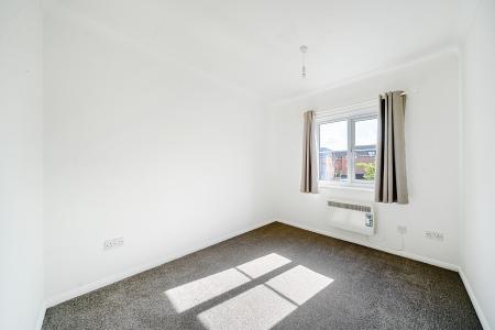 1 bedroom Flat to let in Kennet Road, Newbury, RG14