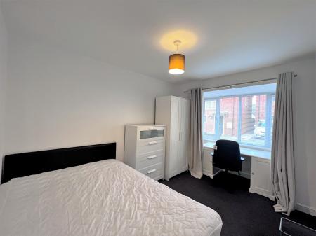 5 bedroom Detached house to let in Centurion Crescent, Newcastle-under-Lyme, ST5