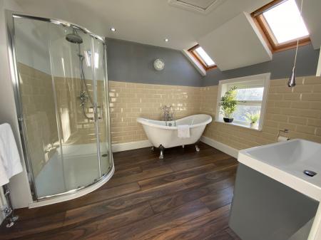 4 bedroom Terraced House to let in Lily Street, Wolstanton, ST5