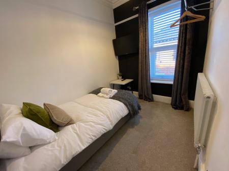 4 bedroom Terraced House to let in Lily Street, Wolstanton, ST5