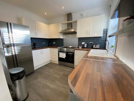 4 bedroom Terraced House to let in Lily Street, Wolstanton, ST5