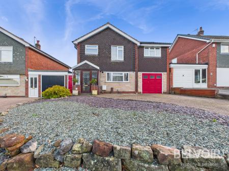 4 bedroom Detached house for sale in Meadow Way, Walton, Stone, ST15