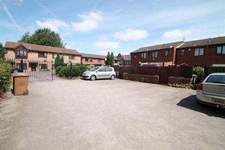 2 bedroom Terraced House to let in Booth Street, Wednesbury, WS10