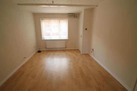 2 bedroom Terraced House to let in Booth Street, Wednesbury, WS10