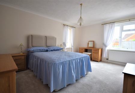 3 bedroom Bungalow to let in Woodview Close, Saham Toney, IP25