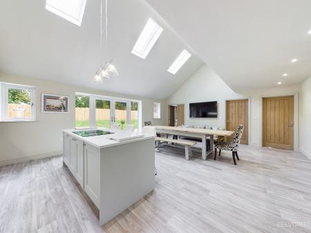 4 bedroom Detached house to let in Chequers Lane, Saham Toney, IP25