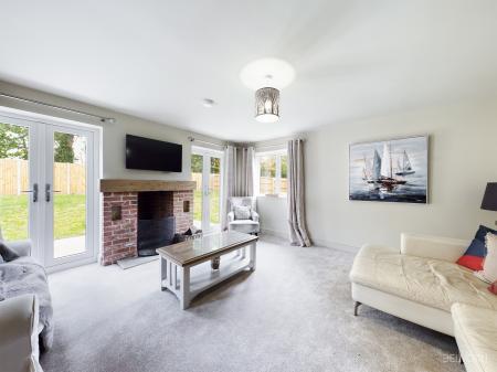 4 bedroom Detached house to let in Chequers Lane, Saham Toney, IP25