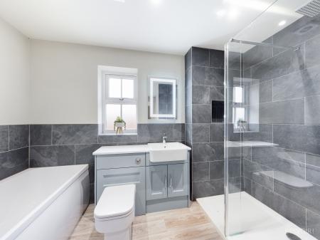 4 bedroom Detached house to let in Chequers Lane, Saham Toney, IP25