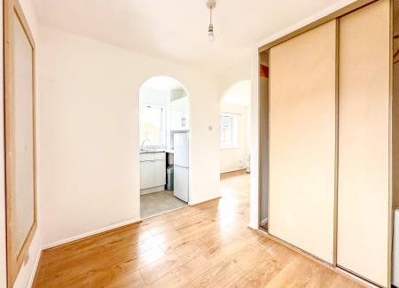 1 bedroom Flat to let in Sandown Road, Watford, WD24