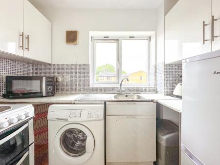 1 bedroom Flat to let in Sandown Road, Watford, WD24