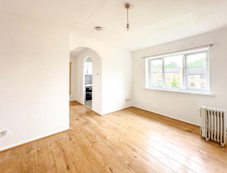 1 bedroom Flat to let in Sandown Road, Watford, WD24