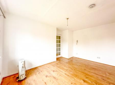 1 bedroom Flat to let in Sandown Road, Watford, WD24