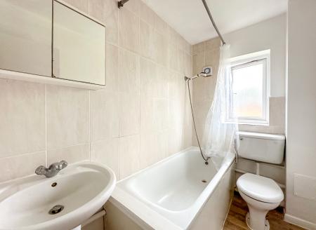 1 bedroom Flat to let in Sandown Road, Watford, WD24