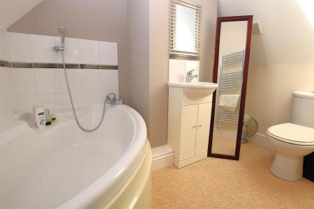 6 bedroom Detached house for sale in Reedhill, West Hunsbury