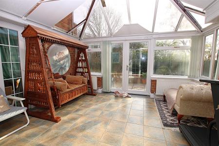 6 bedroom Detached house for sale in Reedhill, West Hunsbury