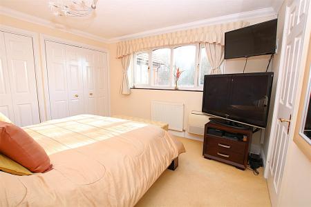 6 bedroom Detached house for sale in Reedhill, West Hunsbury