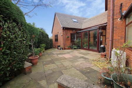 6 bedroom Detached house for sale in Reedhill, West Hunsbury