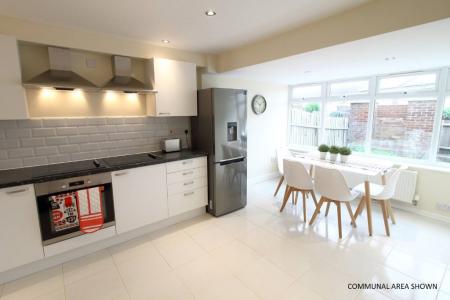 1 bedroom Studio flat to let in Thornhill, Briar Hill, Northampton, NN4