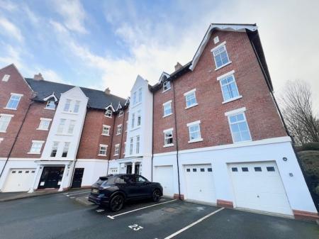 2 bedroom Flat to let in Blakemere Drive, Kingsmead, CW9