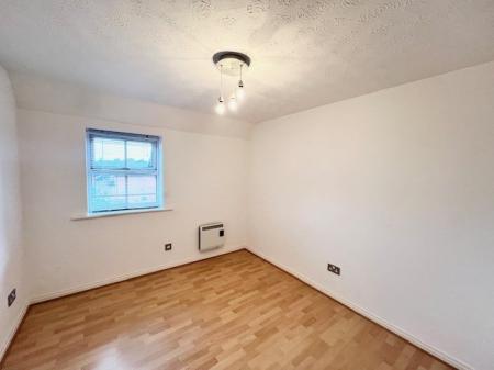 2 bedroom Flat to let in Blakemere Drive, Kingsmead, CW9