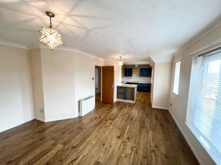 2 bedroom Flat to let in Blakemere Drive, Kingsmead, CW9