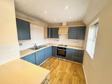 2 bedroom Flat to let in Blakemere Drive, Kingsmead, CW9