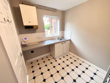 4 bedroom Detached house to let in Marbury Road, Comberbach, CW9